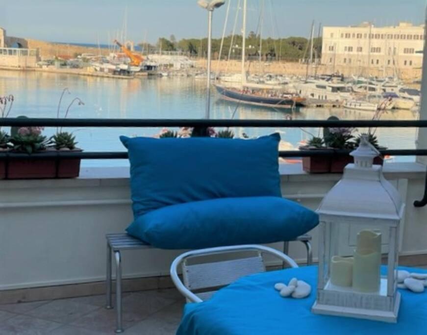 Apartamento Emozioni Dal Porto Trani Exterior foto
